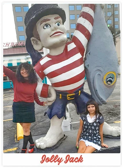 girls-with-jolly-jack-at-sea-island-shrimp-house-rector